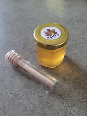 1.5 ounce honey w/wood dipper